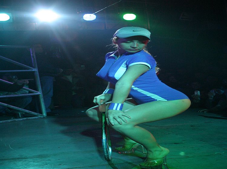 Tampa bukkake 5 and rapidshare Bailarina chilena con raqueta en vagina